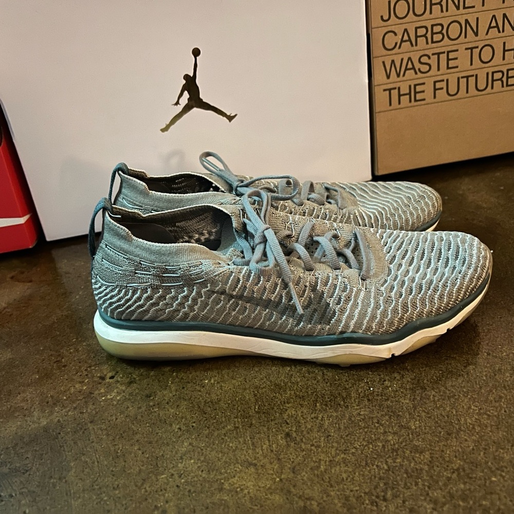 Women’s 9 Nike Air Zoom Fearless Flyknit shoes